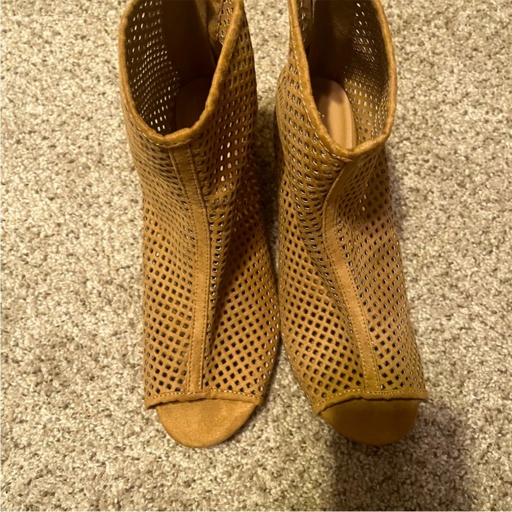 Restock - NWOT Qupid Tan Peep Toe Block Heel Booties U.S. Size 9